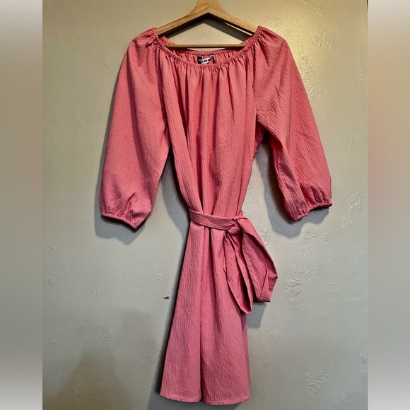ELIZABETH AND JAMES Casual Pink
Light-Weight Quarter Sleeve Belted Shift Dress - Picture 3 of 13